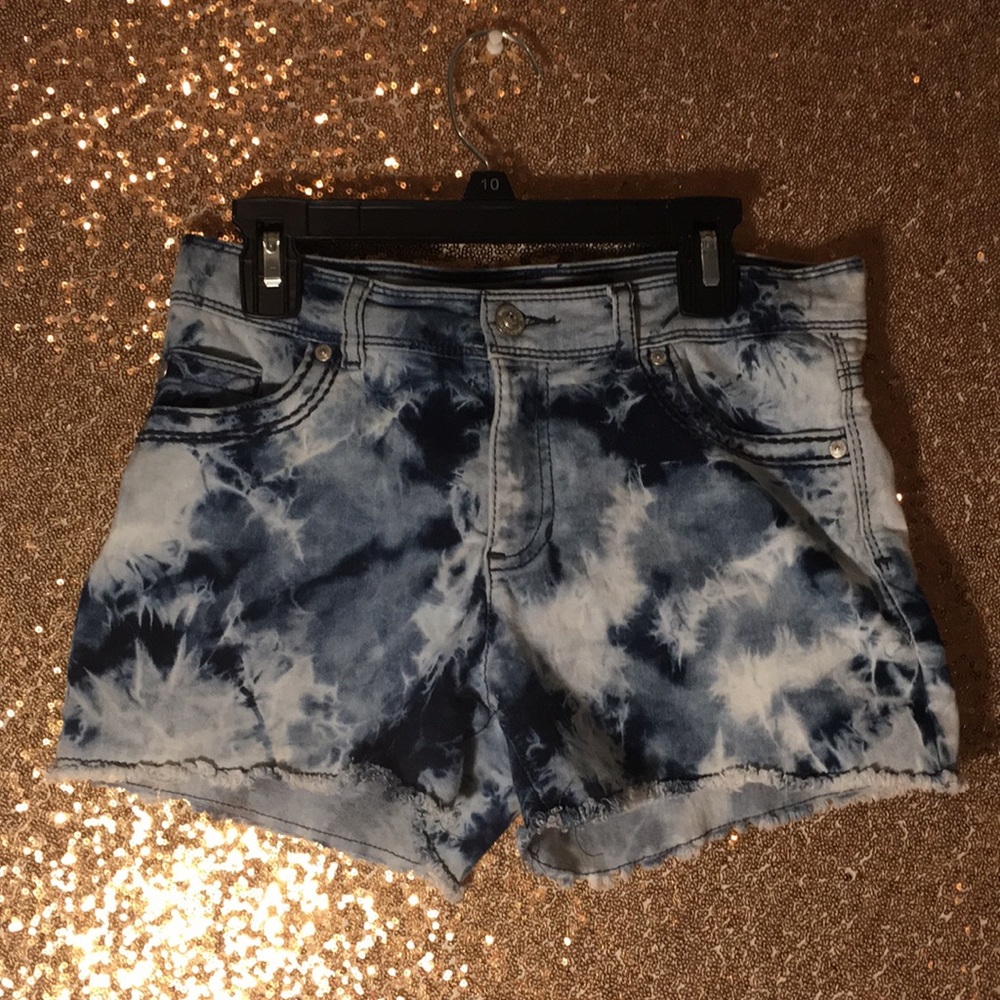 Washed denim shorts